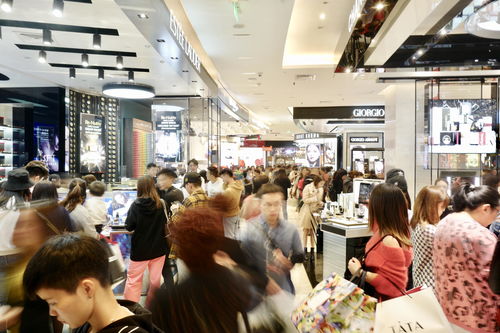 银泰百货春节放假两天半 让一线员工过团圆年